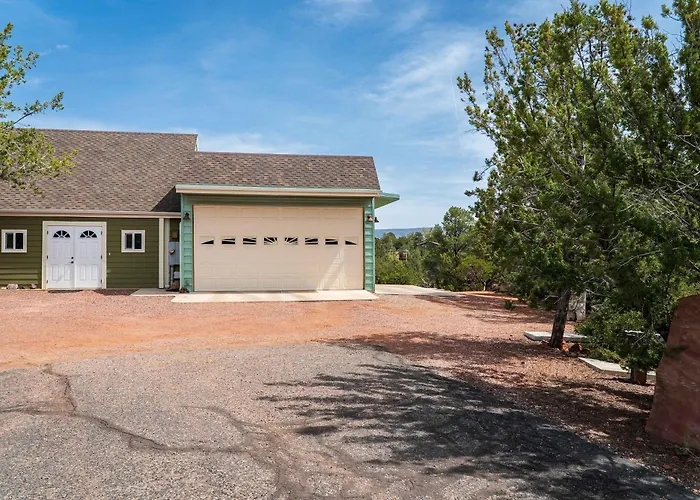 Hilltop Retreat Deck With Red Rock Views