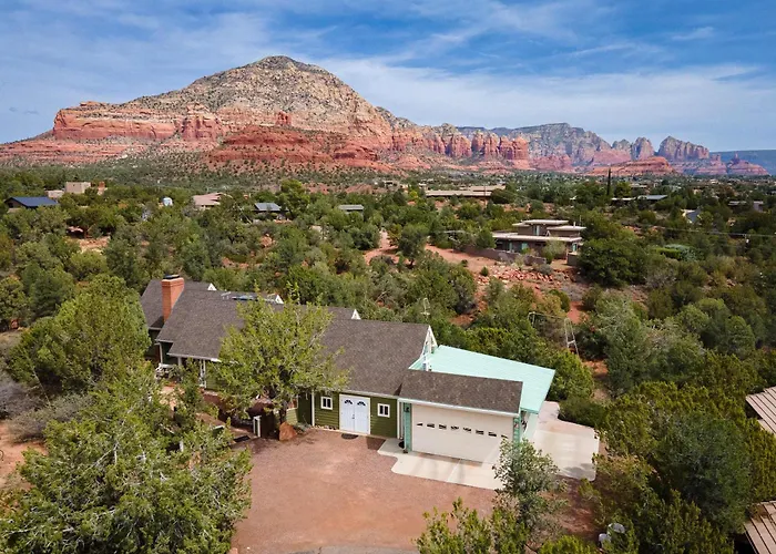 Hilltop Retreat Deck With Red Rock Views *